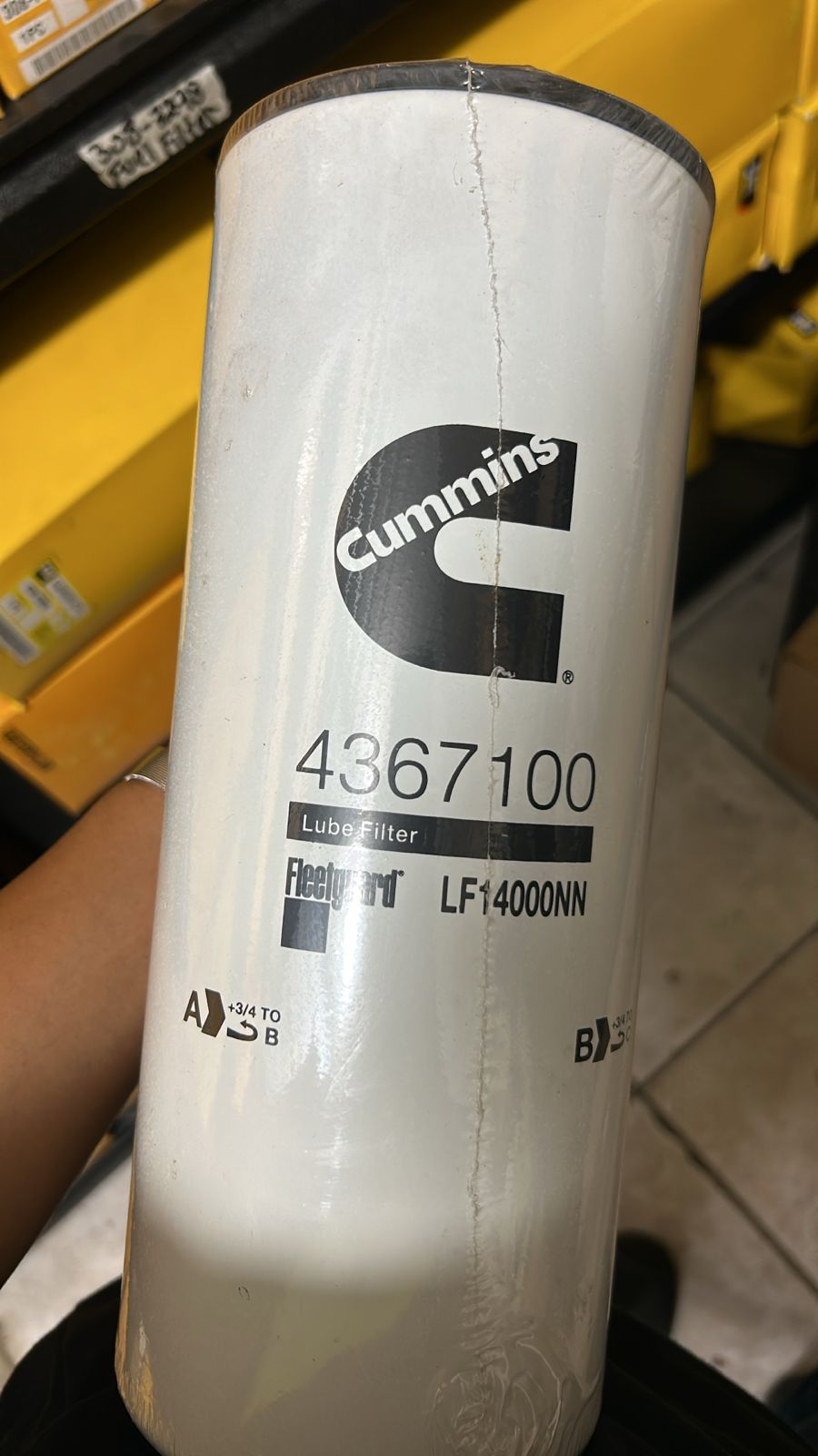 FILTRO DE ACEITE 4367100 FLEETGUARD - Global Projection Group S.A.