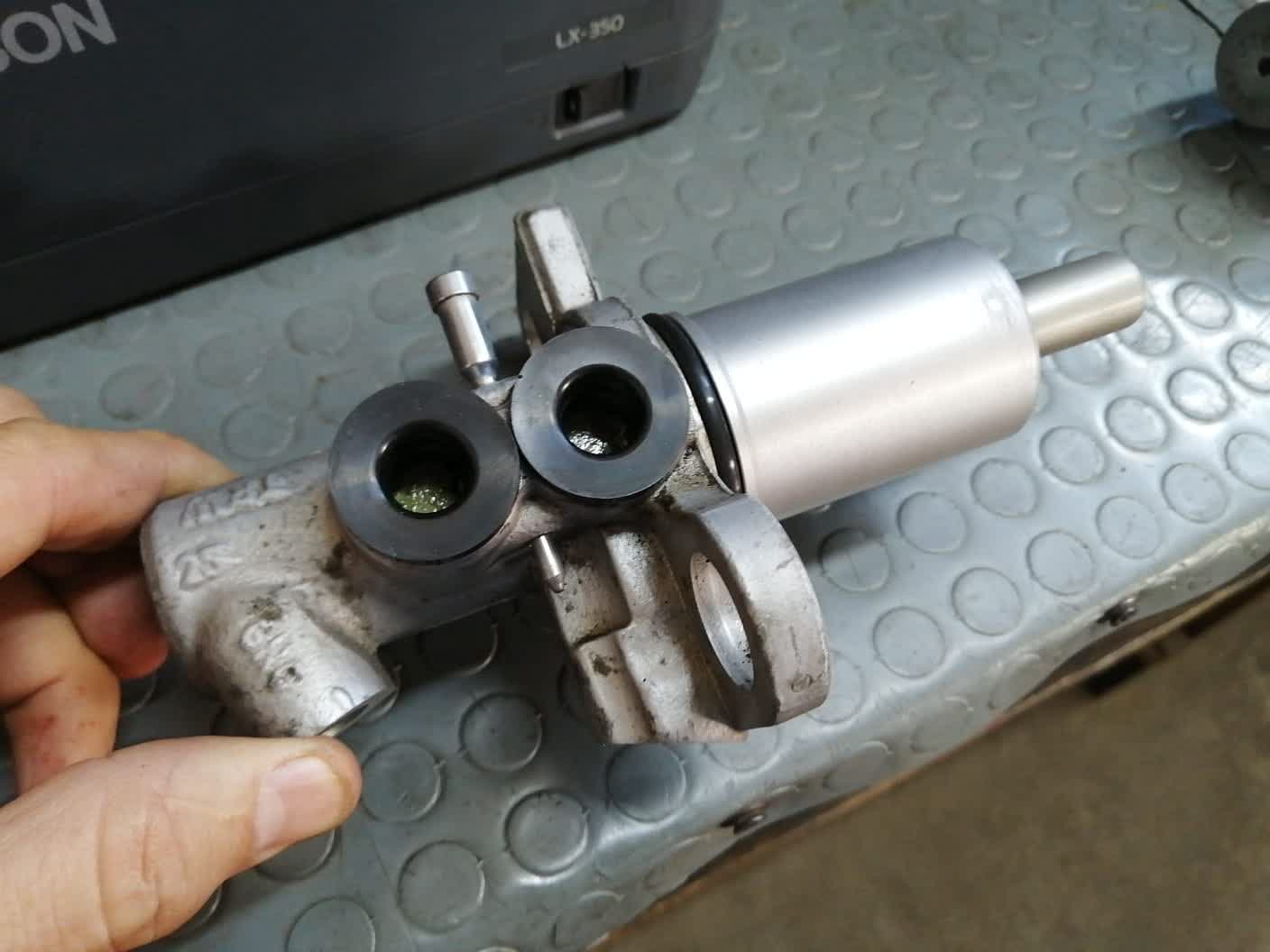 BOMBA CENTRAL FRENOS AUDI A4 2005-2008 2.0 FSI / USADA F23 - A&P LOGISTIC