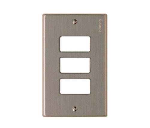 Placa metalica triple para dado color champagne BTICINO - Ferretería y Distribuidora el 