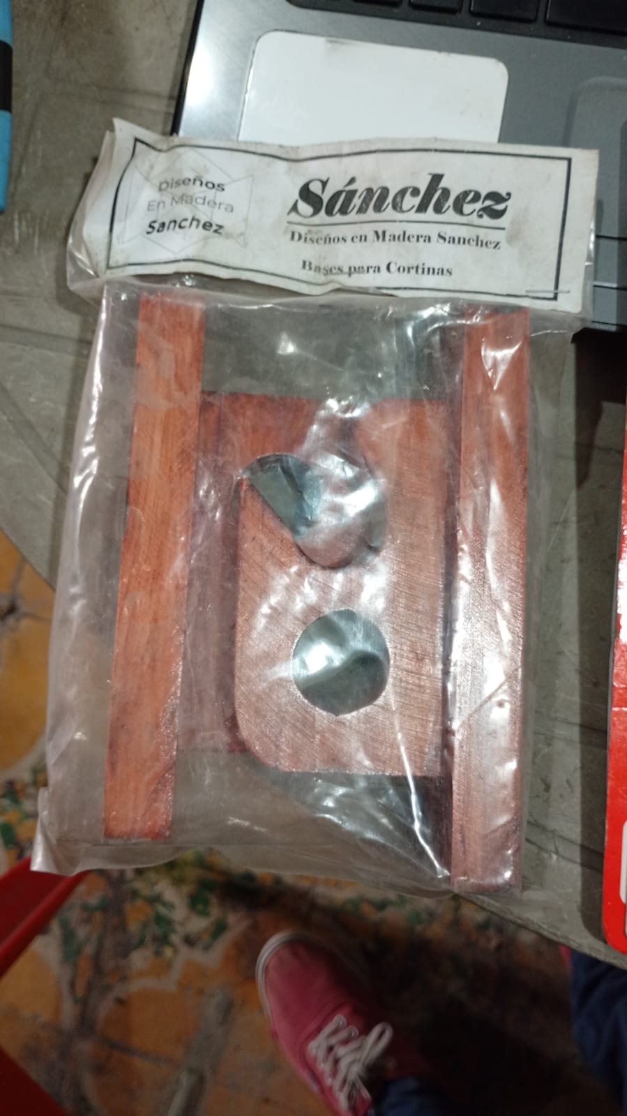 Base de madera para cortina SANCHEZ - Ferretería y Distribuidora el 