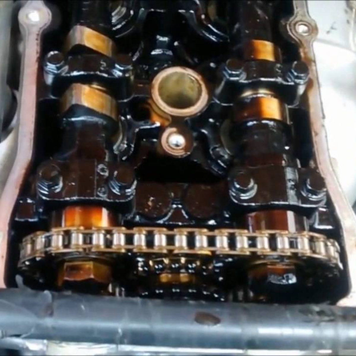 Servicio Cambio de empaque tapadera de Valvulas (mano de obra) - Repuestos y Lubricantes Vicent's