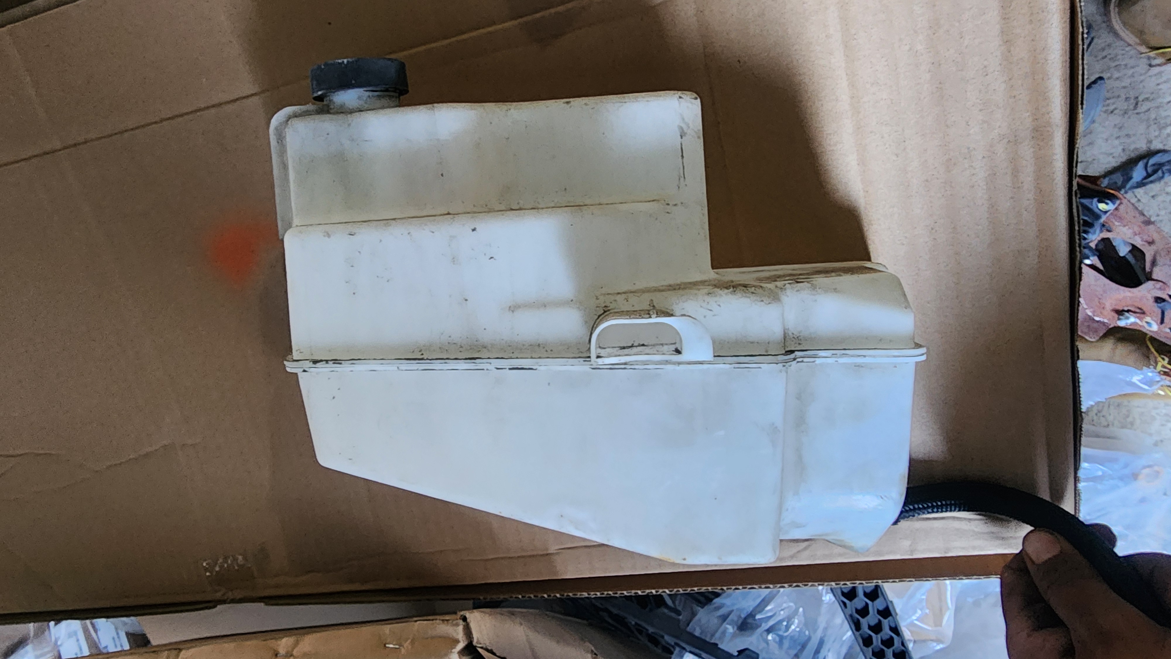 DEPOSITO DE RADIADOR NISSAN ROGUÉ 2014-2020 2.5CC NUEVO - IMPORTADORA MAYA 