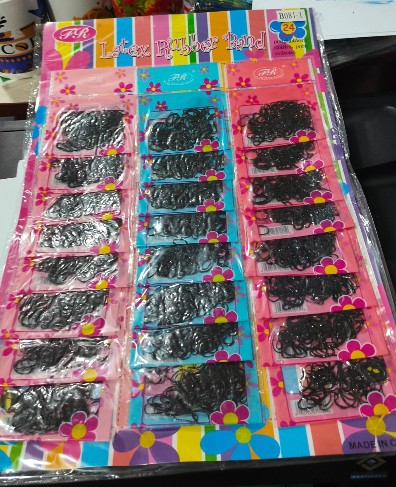 HULE EN CARTON COLOR NEGRO DE 24 PCS  - VARIEDADES EL TRIUNFO