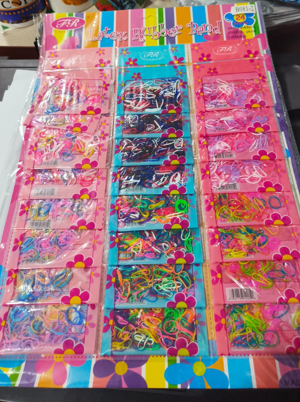 HULE EN CARTON DE COLORES DE 24 PCS - VARIEDADES EL TRIUNFO