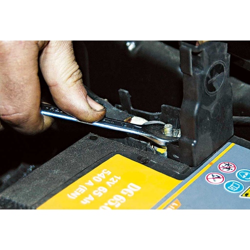 Servicio cambio Bornes  - Repuestos y Lubricantes Vicent's