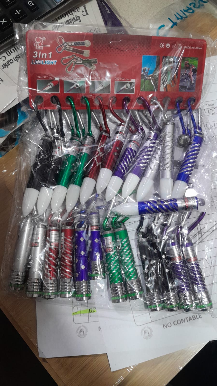 LLAVERO CON LASER  - VARIEDADES EL TRIUNFO