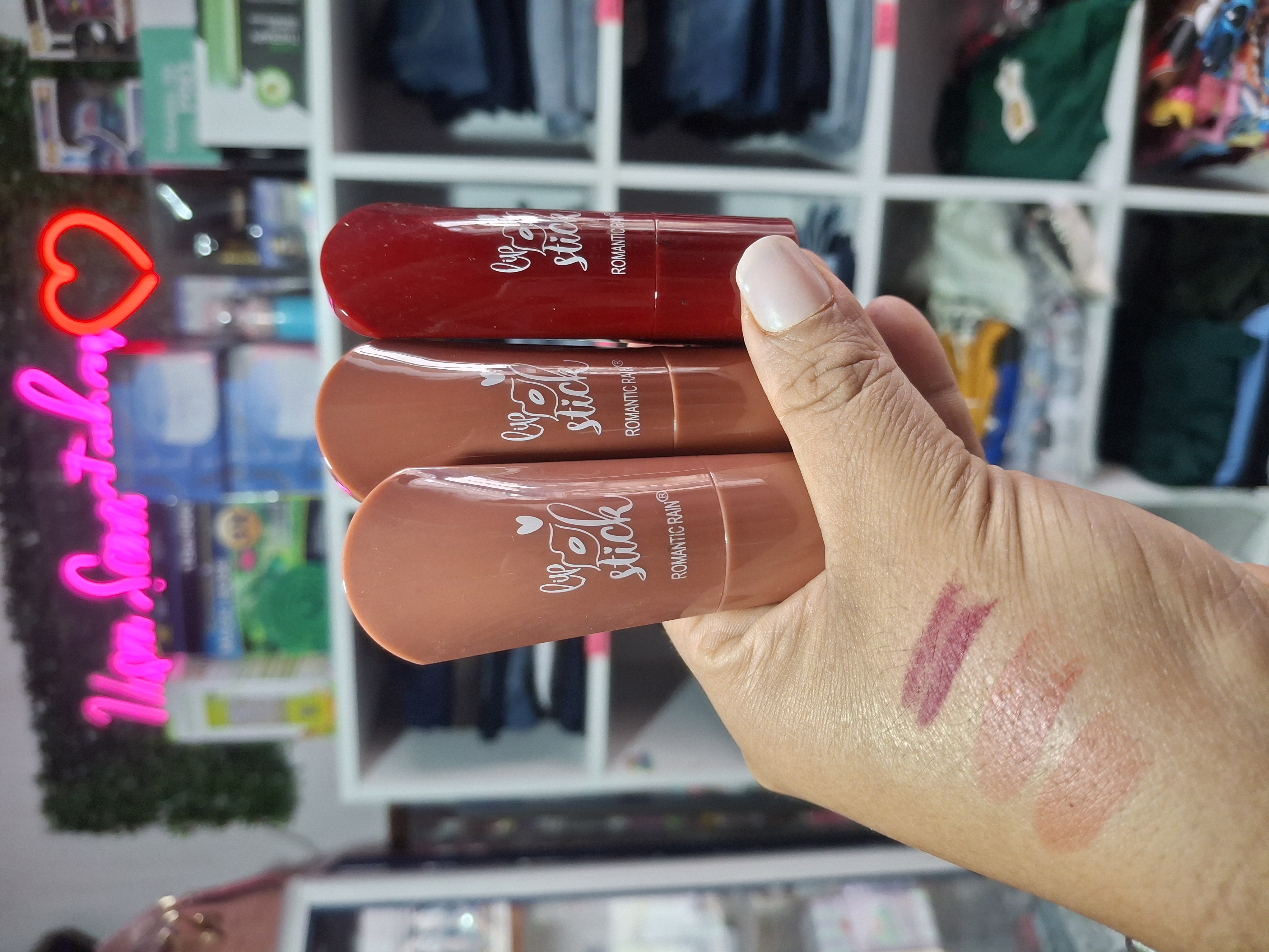 Labial lip stick romantick - Semetabaj Visu