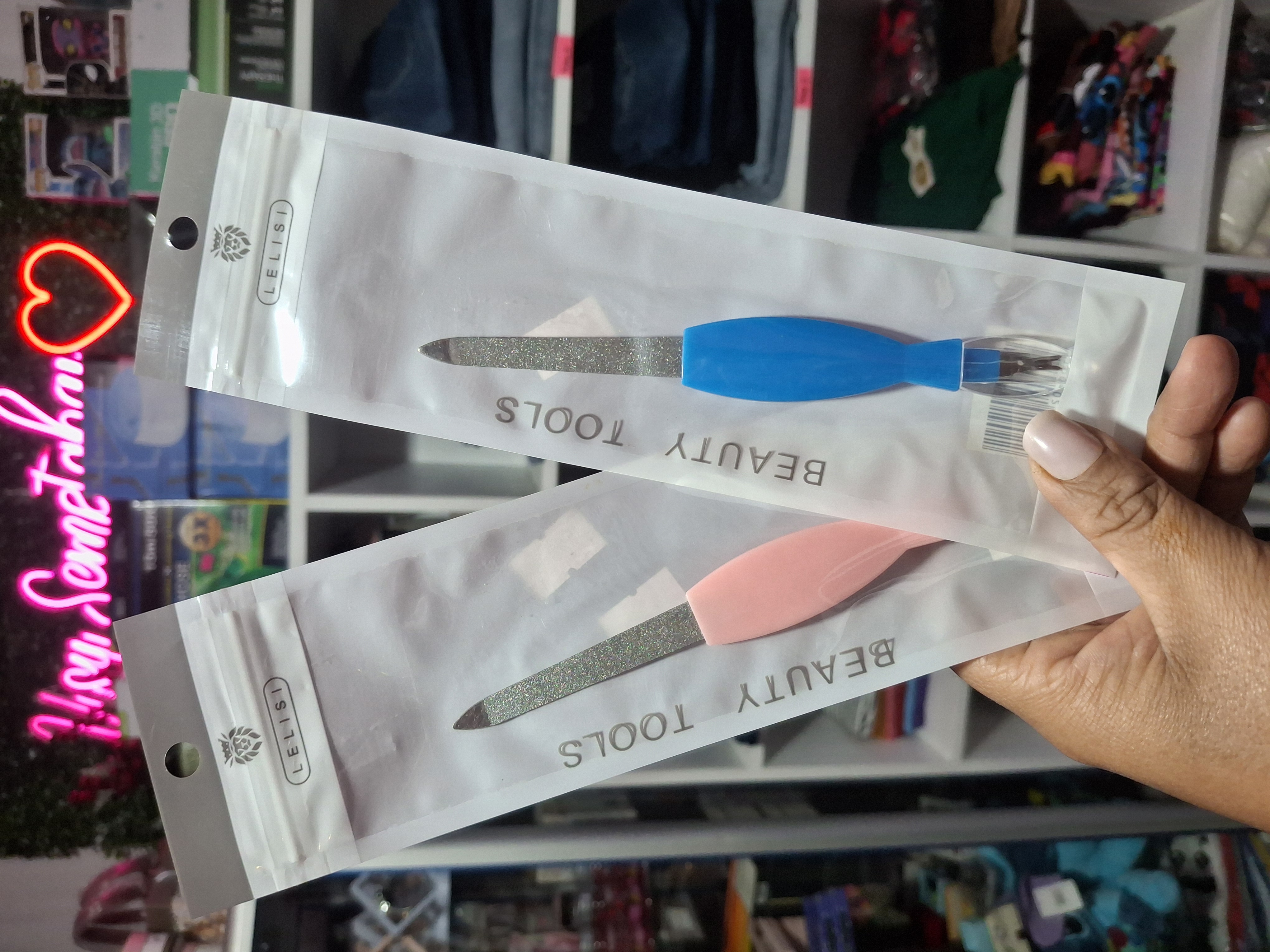 Lima con quita cutícula  - Semetabaj Visu