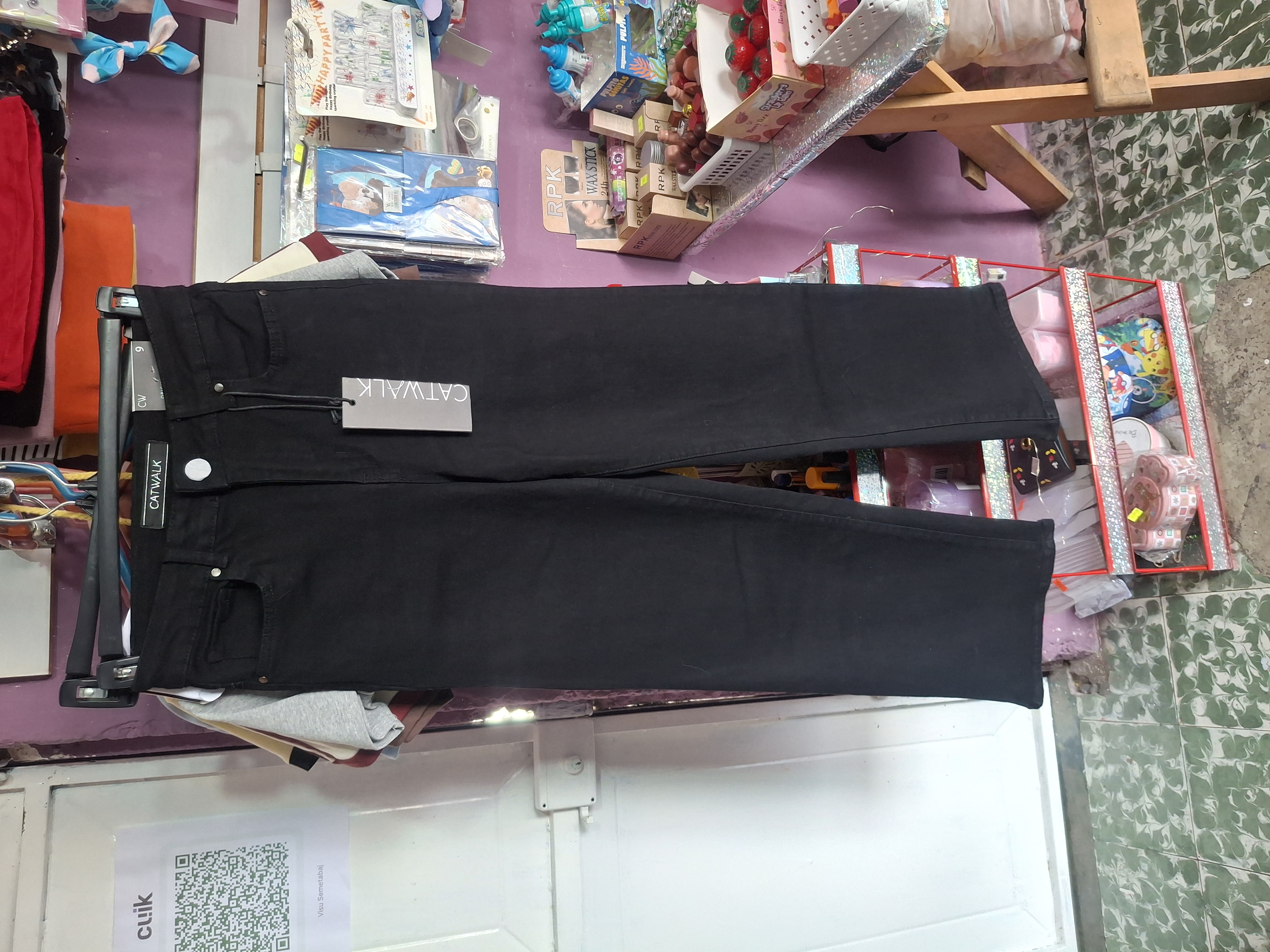 Pantalon recto negro Cat walk - Semetabaj Visu