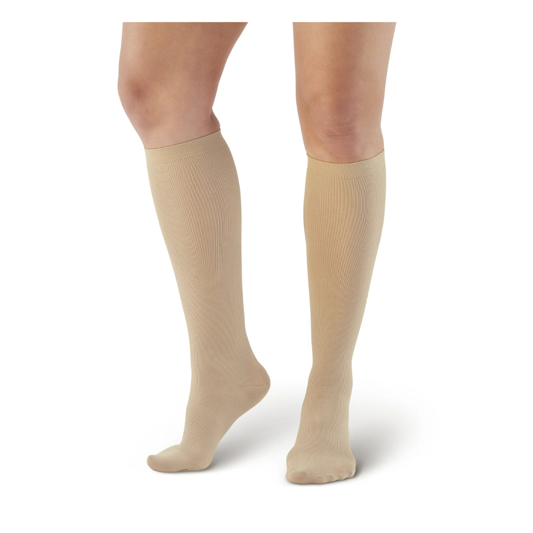 112-L-TAN CALCETA DE MICROFIBRA A LA RODILLA COMPRESION 15-20mmHg, AMES WALKER - Proveedora De Salud Total, Sociedad Anonima