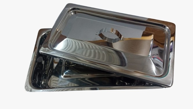 BANDEJA DE ACERO INOXIDABLE MEDIANA 23X13X4.5cms - Proveedora De Salud Total, Sociedad Anonima