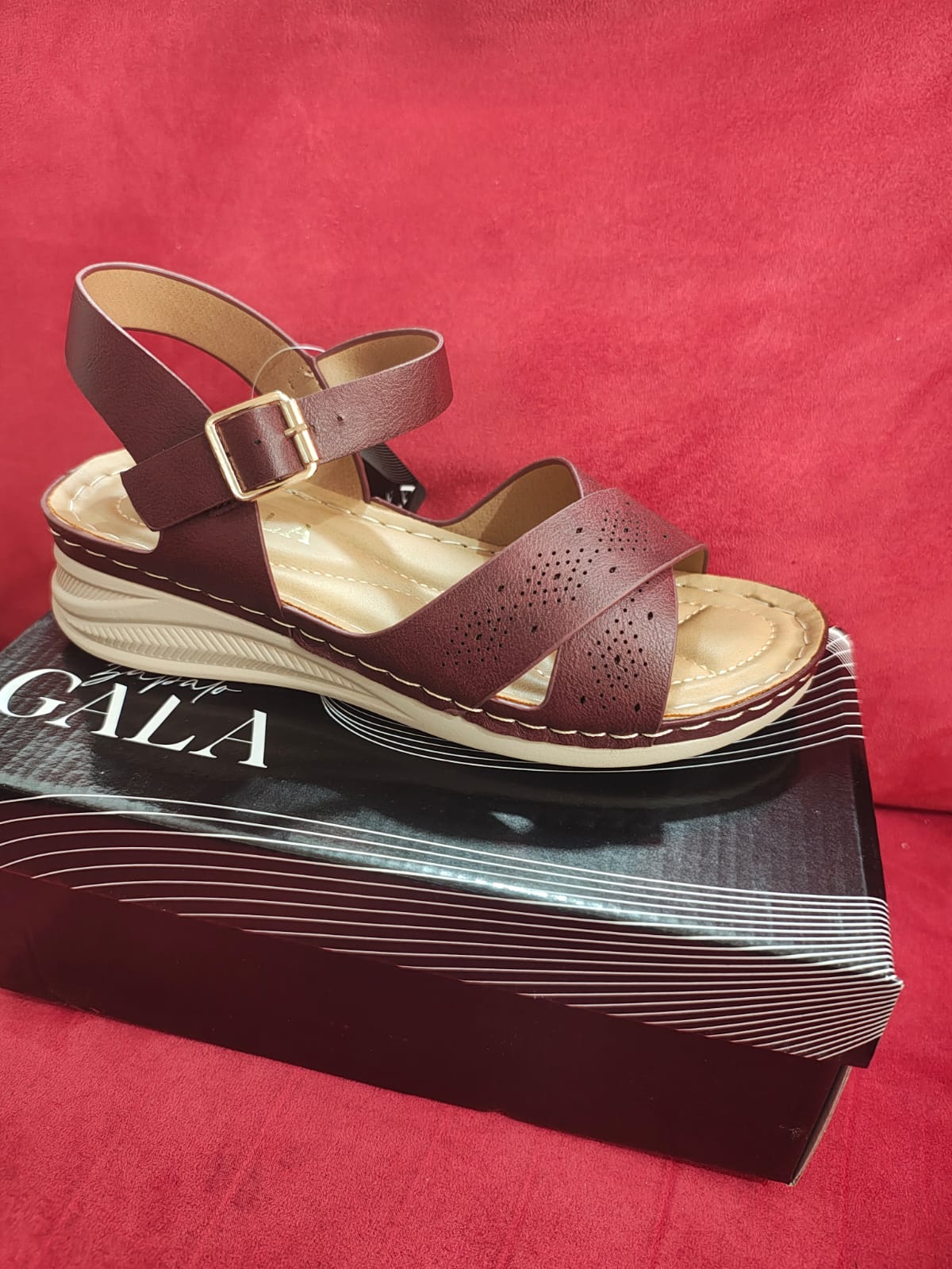SANDALIAS DE DAMA - Luminis S.A